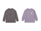 Deux sweat-shirts, un gris avec 'Good Days' et un lilas avec 'Feel Good Day' et un papillon.