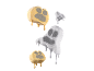 Glace fondante en forme de patte et de fantôme avec de la fumée sur fond noir.