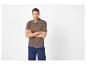 Polo en maille et shorts pour homme.