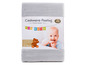 Une couverture grise Cashmere Feeling pour enfants.