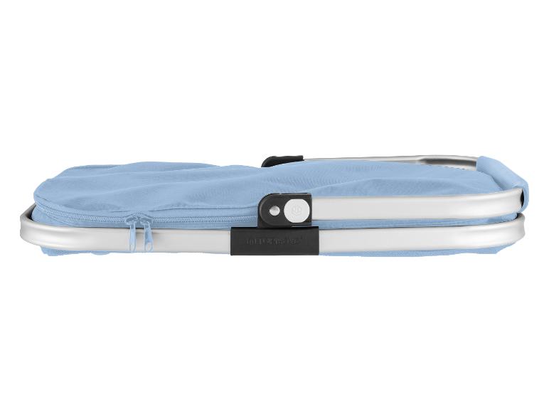 Un panier de courses pliable Topmove bleu clair.