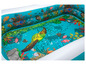Une piscine gonflable à thème sous-marin, avec une tortue de mer et des poissons.