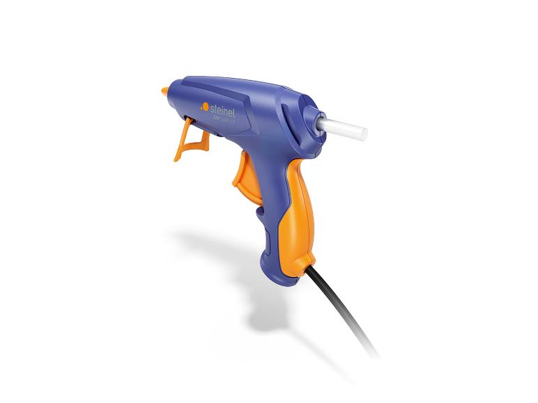 Pistolet à colle chaude bleu et orange avec bâton de colle et câble d'alimentation.