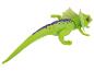 Un jouet lézard vert avec une longue queue.