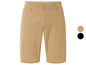 Pantalon chino beige pour homme.