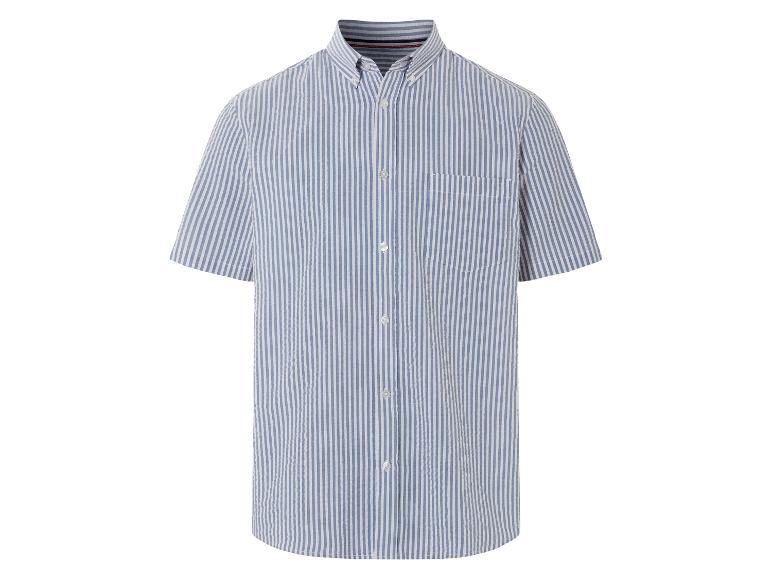 Chemise à manches courtes à rayures bleu et blanc.