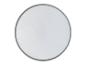 Un plafonnier LED rond avec une bordure argentée.