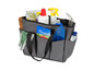 Un sac de jardin gris avec divers accessoires, notamment des gants, un arrosoir, des graines et une pelle.