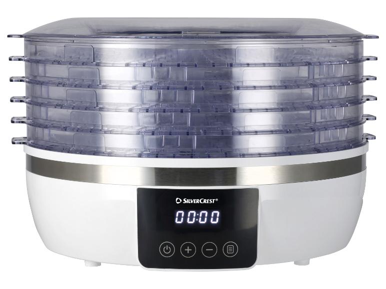 Déshydrateur alimentaire SilverCrest avec plusieurs plateaux transparents.