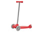 Une trottinette Playtive rouge à trois roues pour enfants