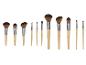 Un ensemble de pinceaux de maquillage Cien Beauty avec des manches en bois clair.