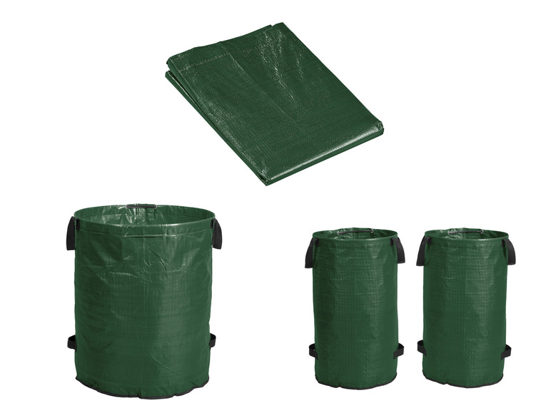 Trois bacs à compost verts et une bâche verte.