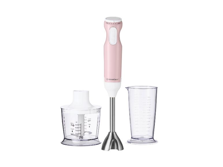 Mixeur plongeant rose SILVERCREST avec accessoires hachoir et verre doseur.