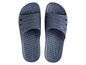 Deux paires de tongs bleues