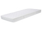 Un matelas blanc avec un motif matelassé en losanges.