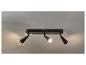Un luminaire de plafond noir avec trois spots orientables.