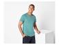 T-shirt et short pour homme : look décontracté.