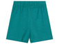 Un short vert.