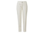Un jean blanc pour femme.
