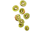 Tranches de kiwi frais et juteux sur fond noir.