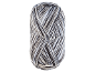 Pelote de fil multicolore avec des rayures blanches, noires et bleues.