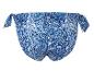 Maillot de bain bleu et blanc à imprimé paisley.