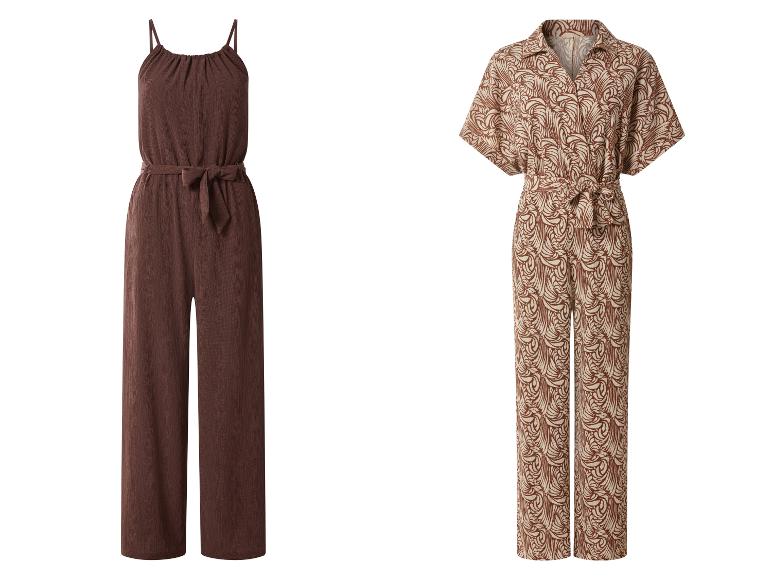 Deux combinaisons pour femmes : une marron à fines bretelles, l'autre marron à motifs avec manches courtes.