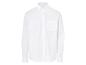 Une chemise blanche à manches longues