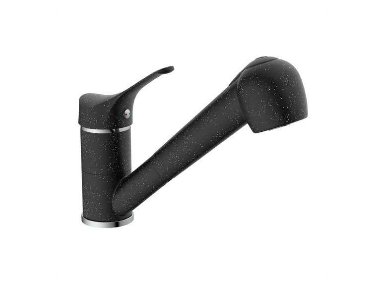 Un robinet de cuisine noir avec un bec extractible.