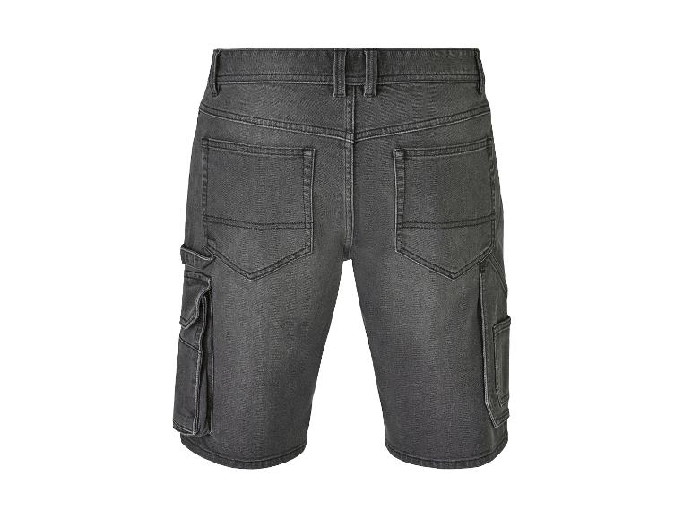 Shorts cargo en jean gris foncé.
