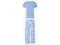 Pyjama bleu clair : haut uni et pantalon à fleurs.