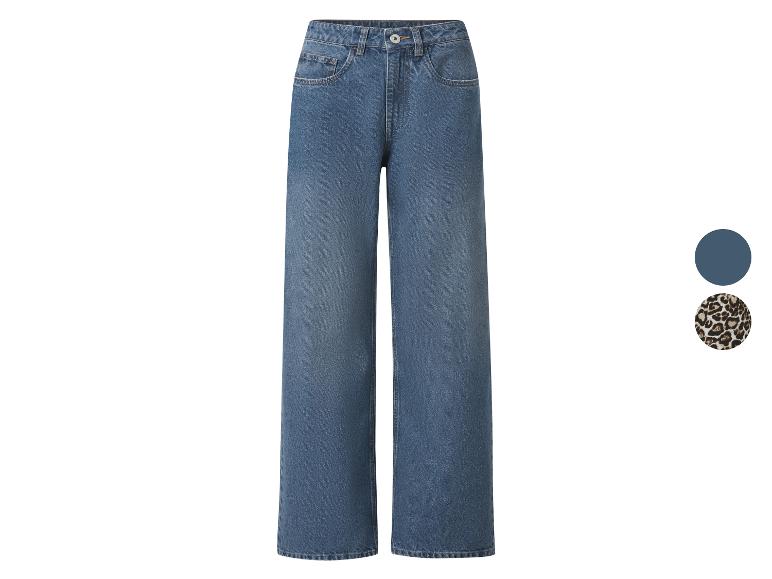 Jean large en denim bleu avec options de couleur et imprimé léopard.
