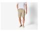 Shorts et t-shirt beige pour homme.