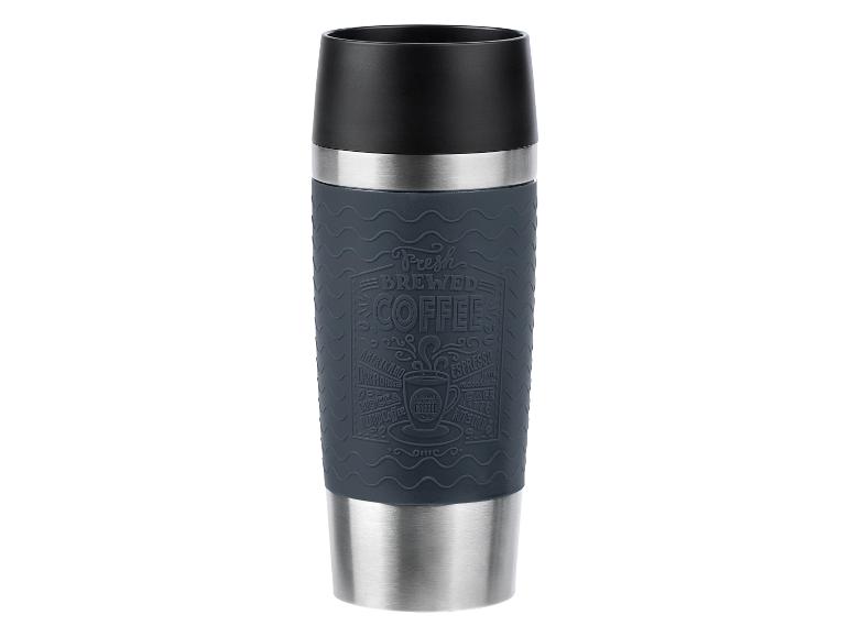 Mug de voyage isotherme avec un motif sur le thème du café, affichant « Freshly Brewed Coffee ».