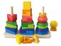 Jouet en bois pour enfants avec des blocs et des boules de couleurs.