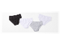 Trois culottes en coton : noire, blanche et grise.