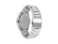 Une montre-bracelet argentée avec un bracelet en métal.