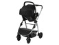Une poussette noire avec un siège auto Maxi-Cosi.
