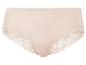 Un string beige avec dentelle.