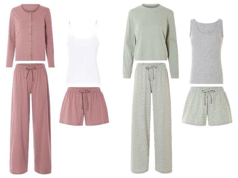 Pyjamas, hauts et shorts: ensembles rose poudré et vert clair.