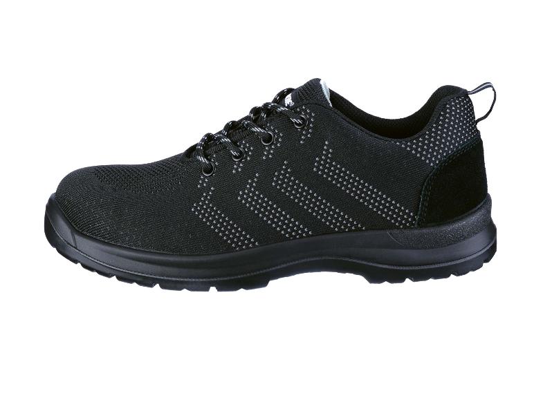 Chaussures de sécurité noires avec tige en maille.