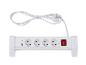 Multiprise blanche avec quatre prises, ports USB et un interrupteur marche/arrêt.