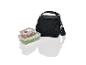Un sac à déjeuner noir avec deux boîtes à lunch transparentes.