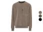 Un sweat-shirt beige avec une poche sur la poitrine et le logo 'LVG'.