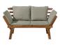 Un banc en bois avec des coussins gris.