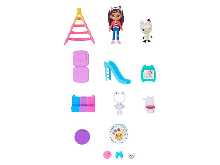 Ensemble de jeu Gabby's Dollhouse avec poupée, figurine de chat, toboggan, meubles et accessoires.