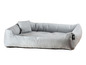 Un panier pour chien gris avec un coussin de Rohrschneider.