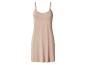 Fond de robe beige pour femme avec bretelles réglables.