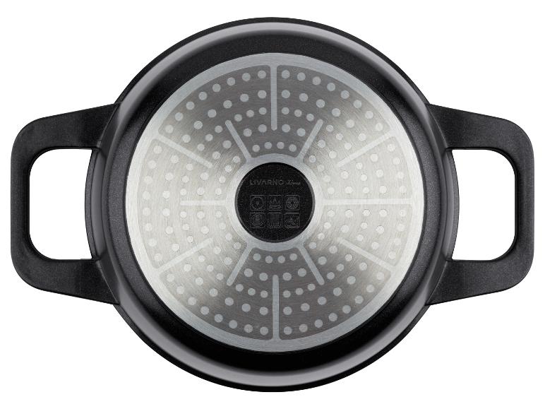 Une casserole noire avec deux poignées et un fond en acier de Livarno Home.