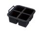 Bac à glaçons en silicone noir avec quatre compartiments et poignées.